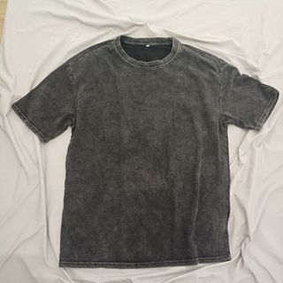 Maglietta Vintage Washed – Nero Slavato

Dona cara