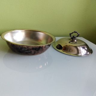 Fuente plata antigua con tapa