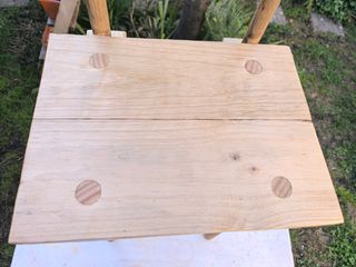 Silla rústica de madera