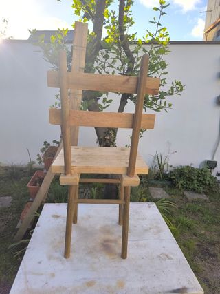 Silla rústica de madera