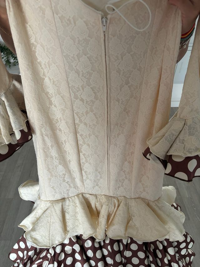 Traje Flamenca beige y marrón