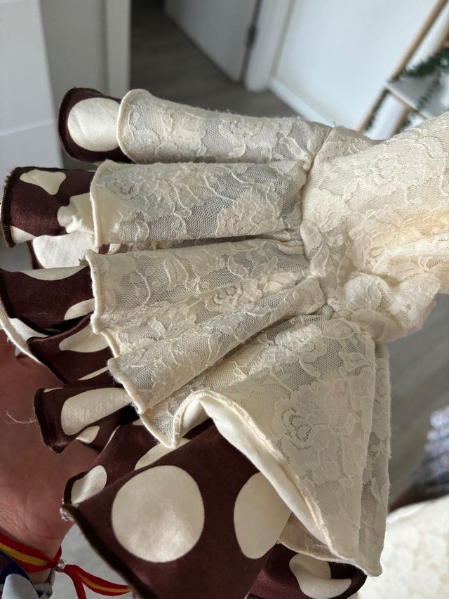 Traje Flamenca beige y marrón