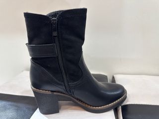 Botines negros mujer
