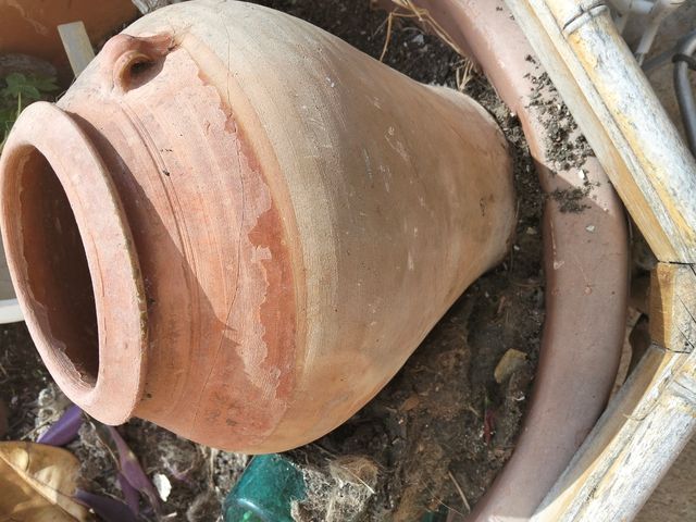 Tinaja antigua de Terracota