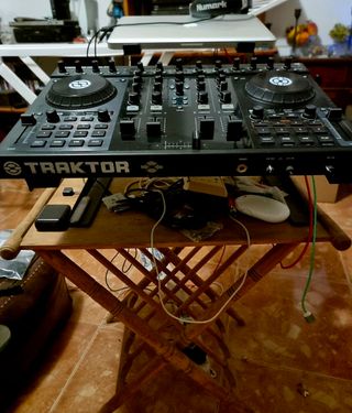Traktor Kontrol S4 DJ