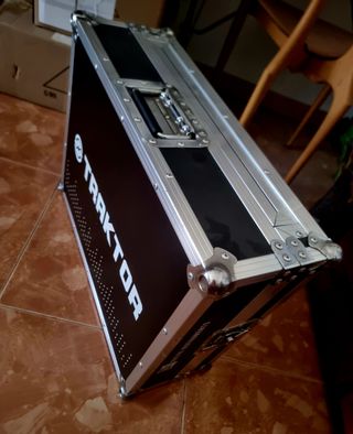 Traktor Kontrol S4 DJ