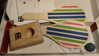 Tenis elástico de madera