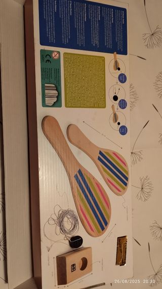 Tenis elástico de madera