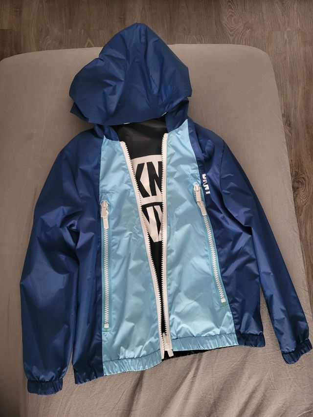 2 Chaquetas niño DKNY  Reversible 6-7 y 8-9 años.
