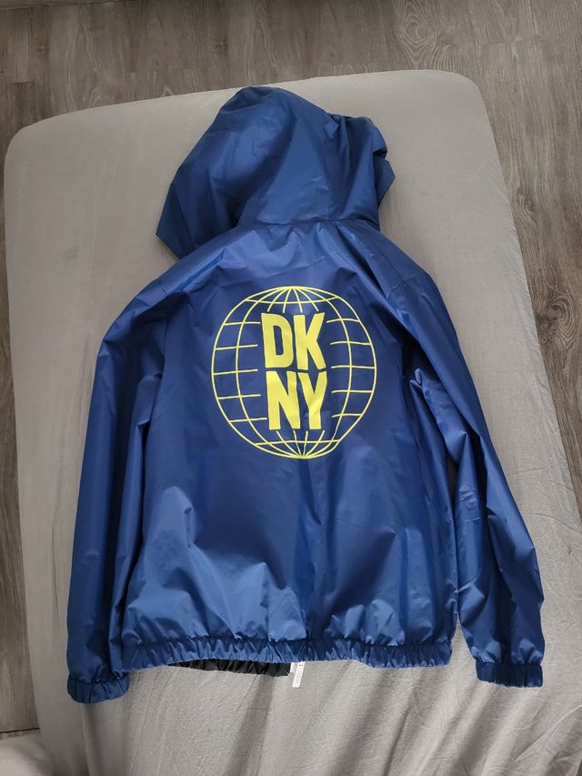 2 Chaquetas niño DKNY  Reversible 6-7 y 8-9 años.