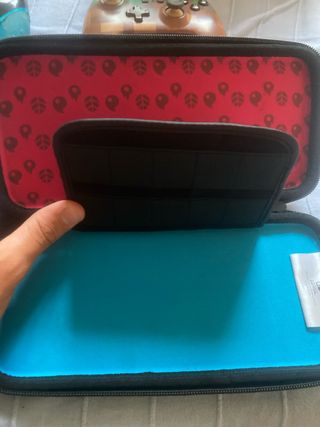 Nintendo Switch: funda + 2 mandos