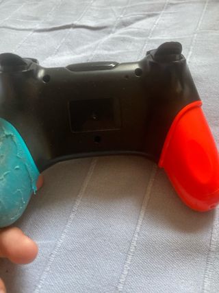Nintendo Switch: funda + 2 mandos
