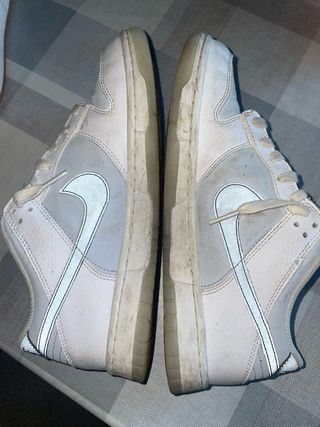 Nike Dunk Low - Tenis Gris/Blanco 38.5
