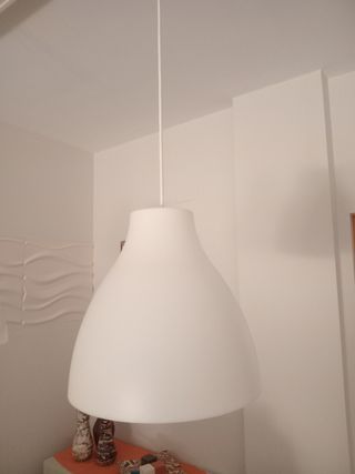 Lámpara colgante blanca de plástico
