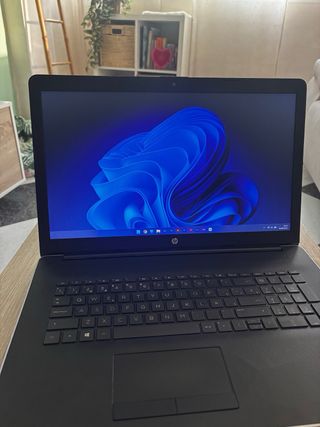 Portátil HP 17" i5-16GB-500GB SSD 