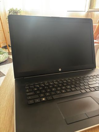 Portátil HP 17" i5-16GB-500GB SSD 