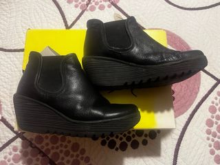 Botines FLY London negros, talla 37. poco usado 