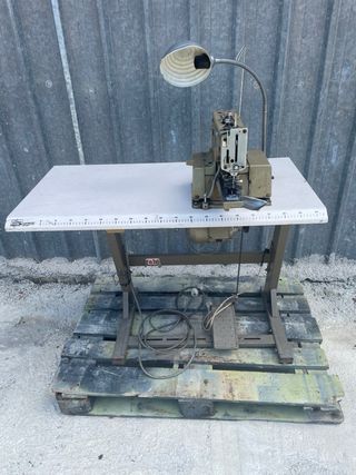 Máquina botonadora brother consew