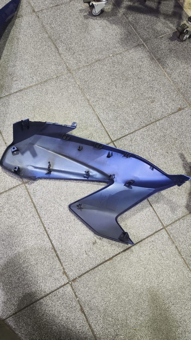 Carenagem Lateral Honda Forza 350