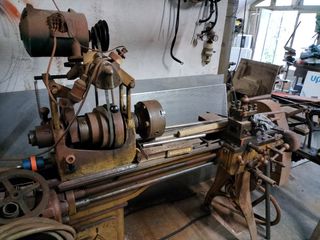 Torno metálico antiguo