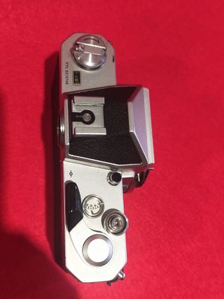 Nikon Nikkormat FT2 con Objetivo 80-205