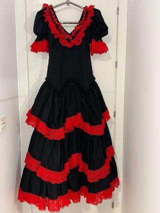 Traje gitana hecho a mano en Gerena (Sevilla)