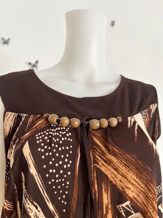 Blusa sin mangas marrón y beige