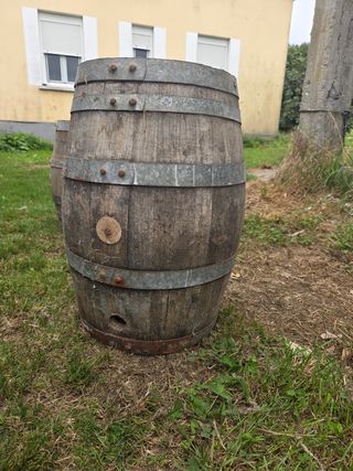 Barrica madera antigua