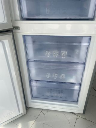 Nevera combi Beko Altura2mtr con garantía 