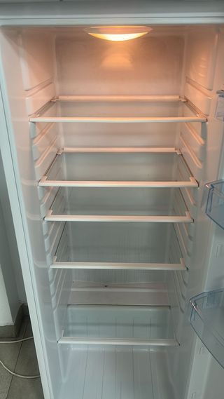 Frigorífico pequeño blanco