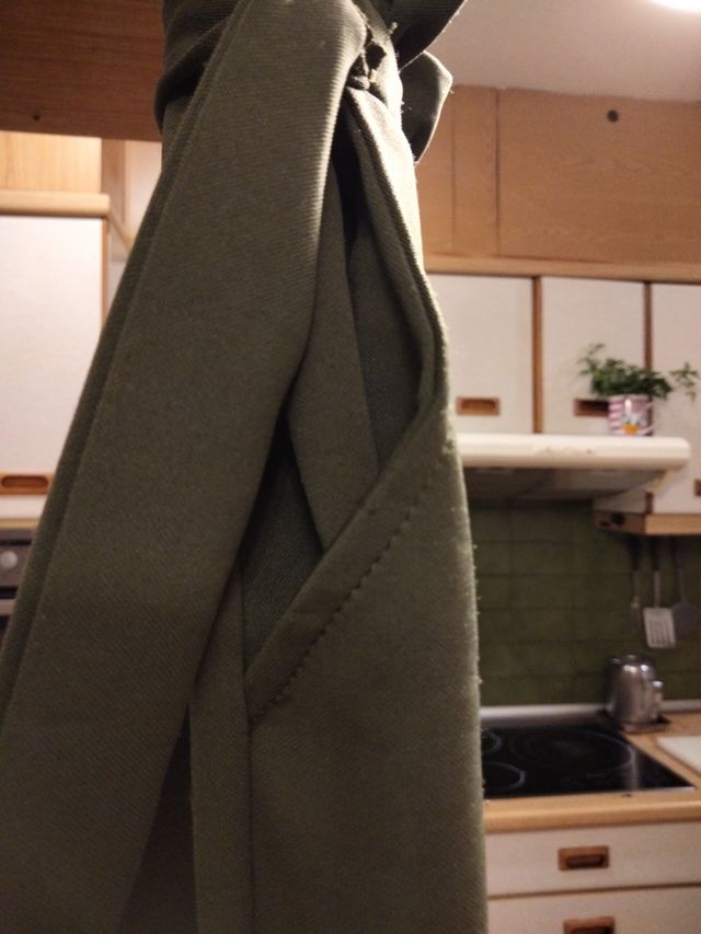 Pantalón verde caqui tiro alto