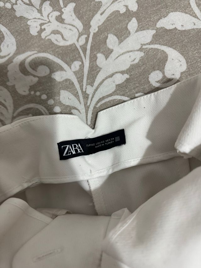 Pantalones vestir pinza - Zara blancos talla XS
