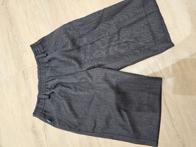 Pantalones cortos escolares grises