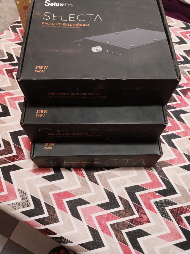 3 Balastros de Cultivo+2 lámparas lec solux