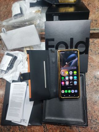 Galaxy Z Fold 4  Premium como nuevo + accesorios