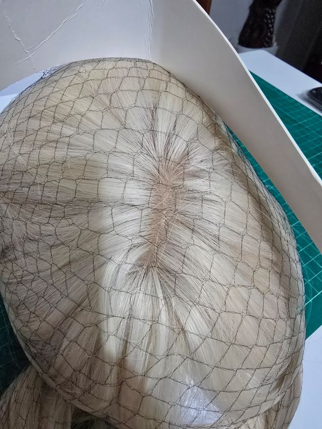 Peluca sintético, oro blanco 28"