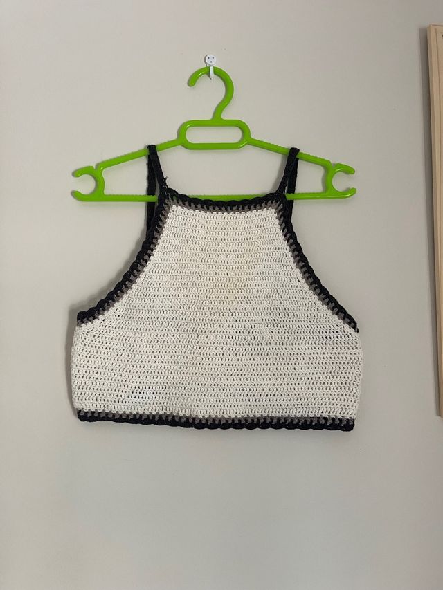 Top crochet Pull&Bear blanco-negro