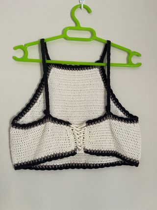 Top crochet Pull&Bear blanco-negro