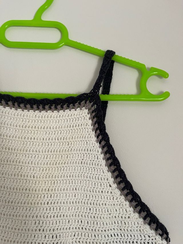 Top crochet Pull&Bear blanco-negro