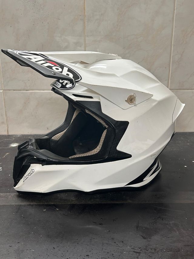 Capacete Airoh Enduro branco - M/L