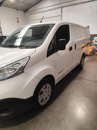 Nissan eNV200 2016