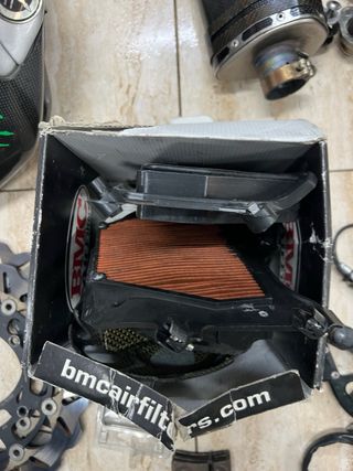 Piezas yamaha r6 07 . carenados, escape Akrapovic
