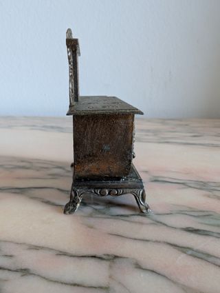 Antigua miniatura cocina leña