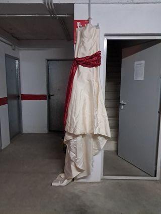 Vestido novia blanco c/cinturón rojo