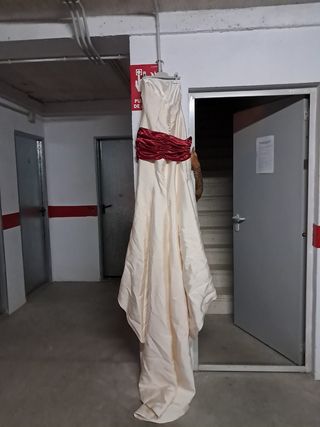 Vestido novia blanco c/cinturón rojo