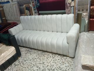 Sofá nueva. .2. metros   3 plazas - Gris claro