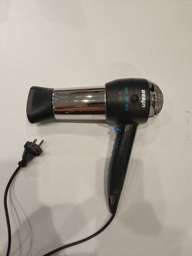 Secador de pelo con cabezal