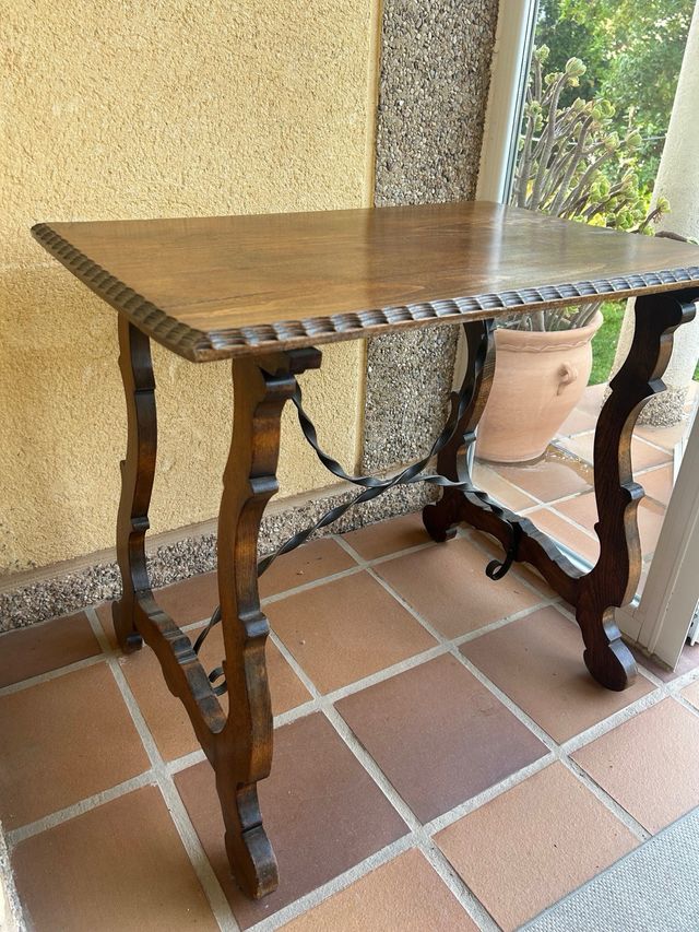 Mesa Castellana Antigua, madera y metal