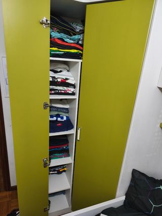 Urge vender. Habitación juvenil-cama nido+armario