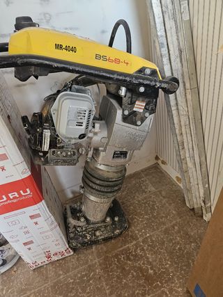 Compactadora de suelo MR-4040